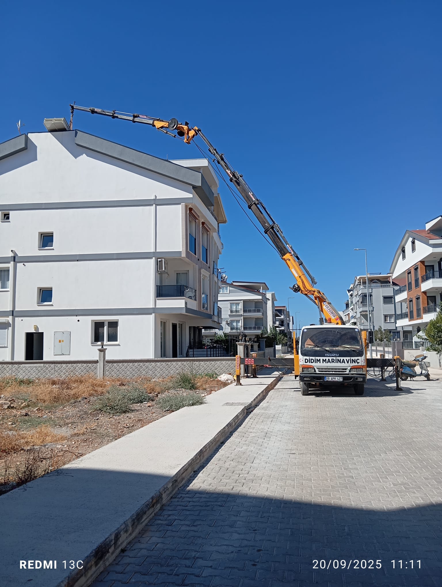 Dış Cephe İşleri için En Verimli Yükseltici: Sepetli Vinç